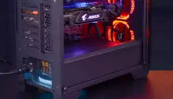 Кутия за настолен компютър Aerocool Cylon Pro RGB прозрачен панел от закалено стъкло CYLON-PRO-G-WT-V2 - бяла