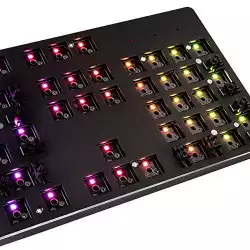 Геймърска механична клавиатура основа Glorious RGB GMMK ISO Layout