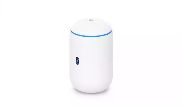 Десктоп 10G Cloud рутер Ubiquiti UniFi Dream Router 7 UDR7